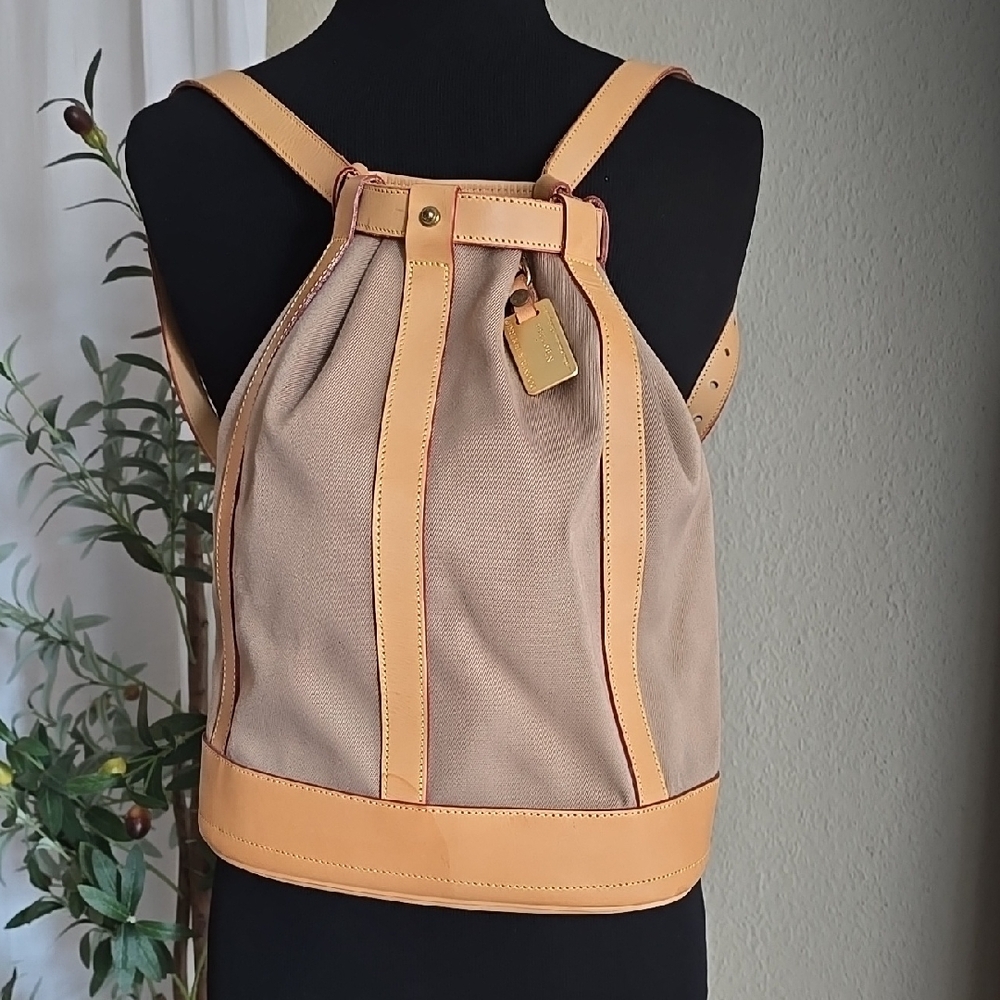 Dooney & Bourke Vintage  Bucket Bag Tan Brown Leather Drawstring Shoulder Bag - Picture 2 of 14